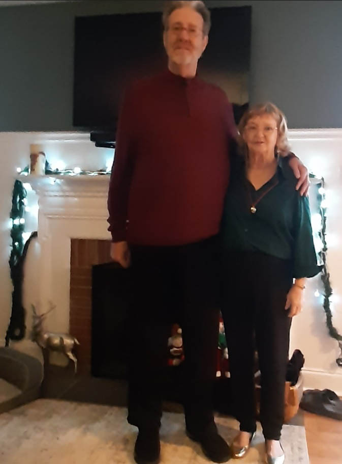 19 - 2022 KELLEY FAMILY CHRISTMAS PARTY - MICKY AND LYDIA