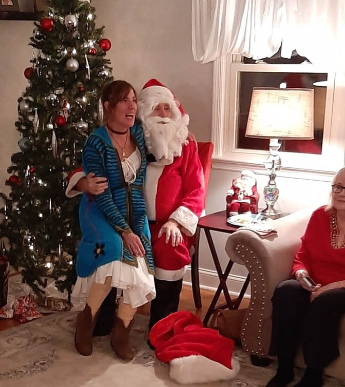 8 - 2022 KELLEY FAMILY CHRISTMAS PARTY GRETA WITH SANTA